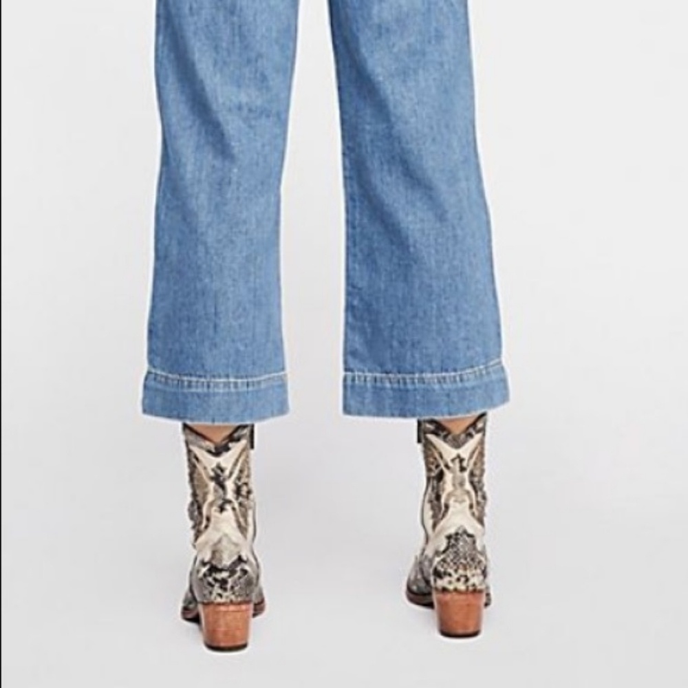 ๐๏ธ Free People UNCHAINED MELODY denim Jumpsuit - Picture 3 of 9